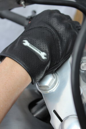Motorcycle summer gloves – Beat the heat on the street